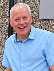 Mr Russell Lindsay
